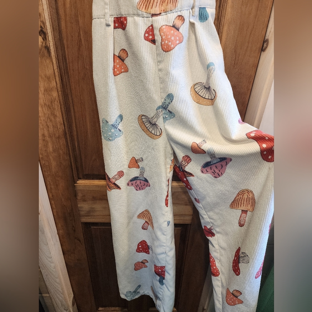 Cider White Mushroom Print Wide-Leg Overalls - Picture 4 of 7
